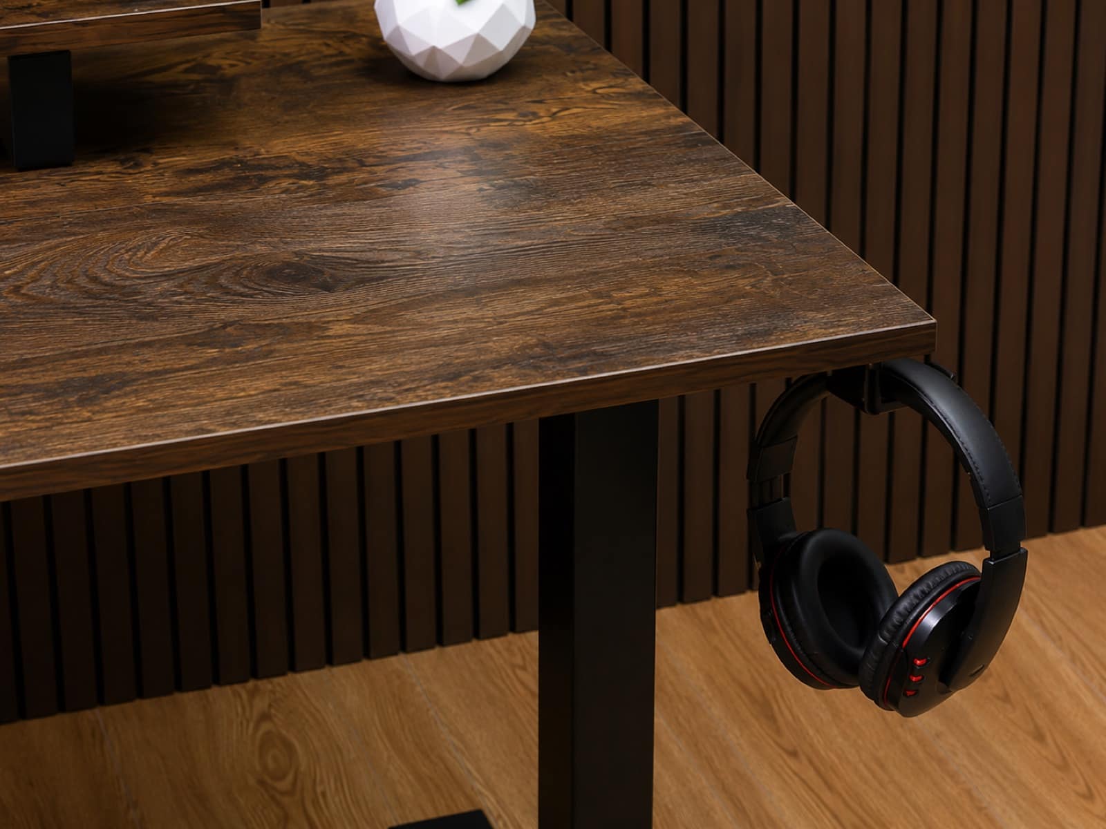 Ergolevel Core in Rustic Dark Walnut, black legs
