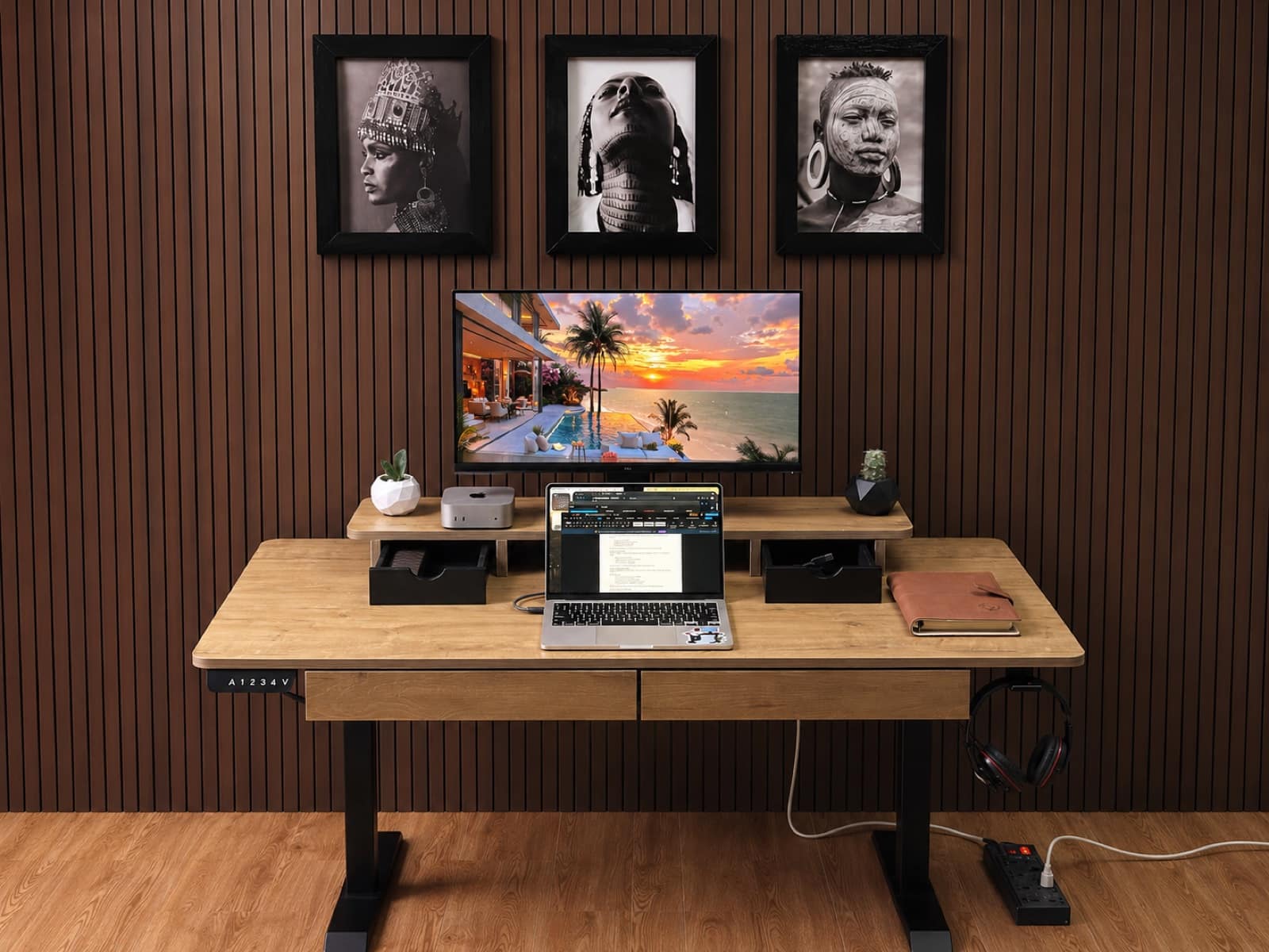 Ergolevel Max in Golden Oak, black legs